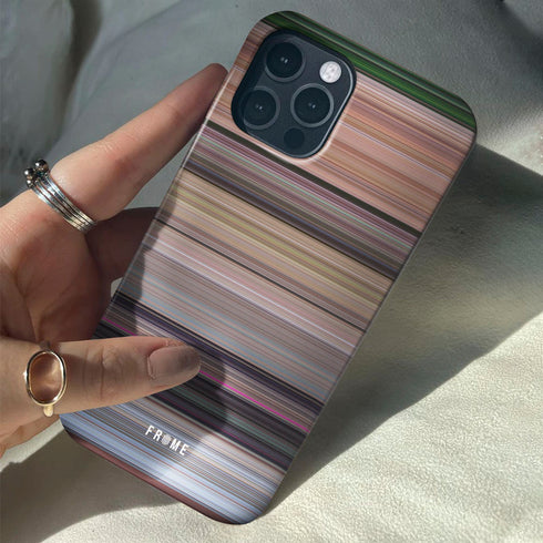 the cat from outer space Frome phone case when holding in hands