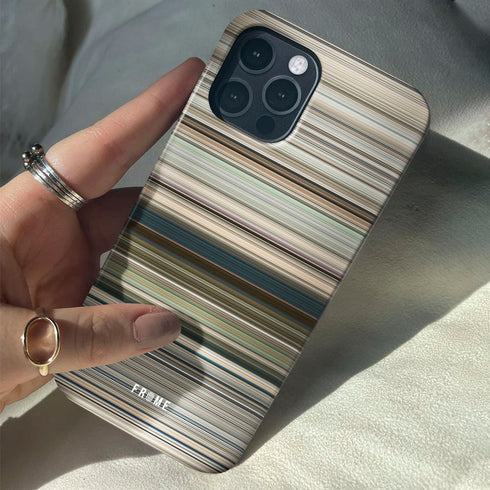 district 9 Frome phone case when holding in hands