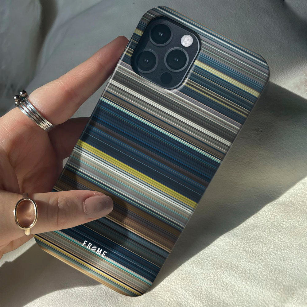 warm bodies Frome phone case when holding in hands