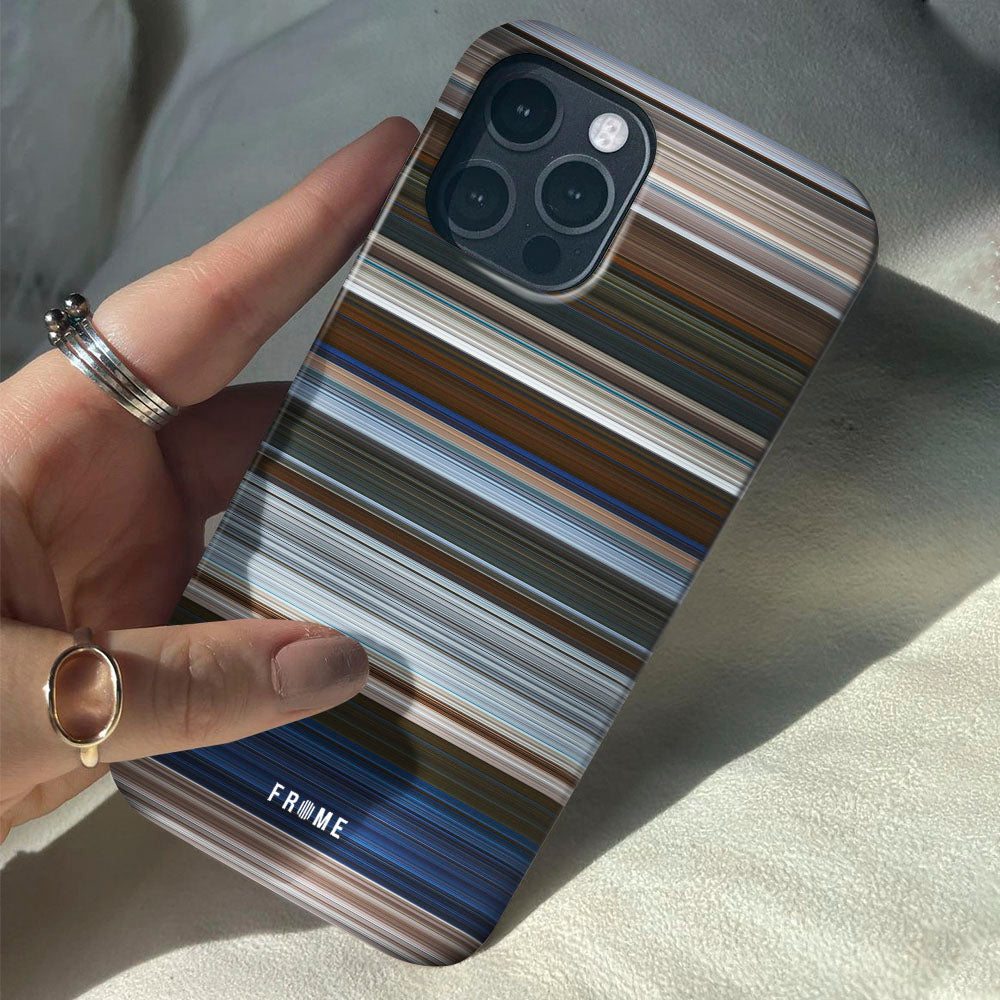 pirates of the caribbean - the curse of the black pearl Frome phone case when holding in hands